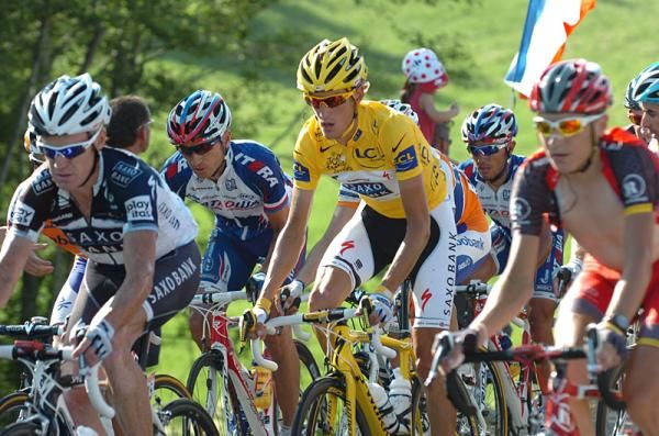 Andy Schleck (Saxo Bank) resplendent in yellow.