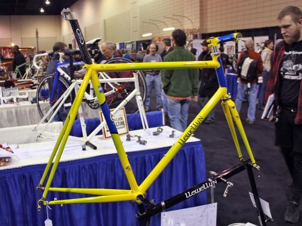 Llewellyn also brought along this beautiful yellow and blue machine.