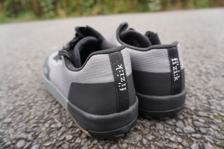 Image shows Fizik Gravita Versor Clip SPD shoes.