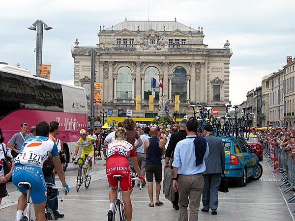 The riders head to the start in Montpellier.