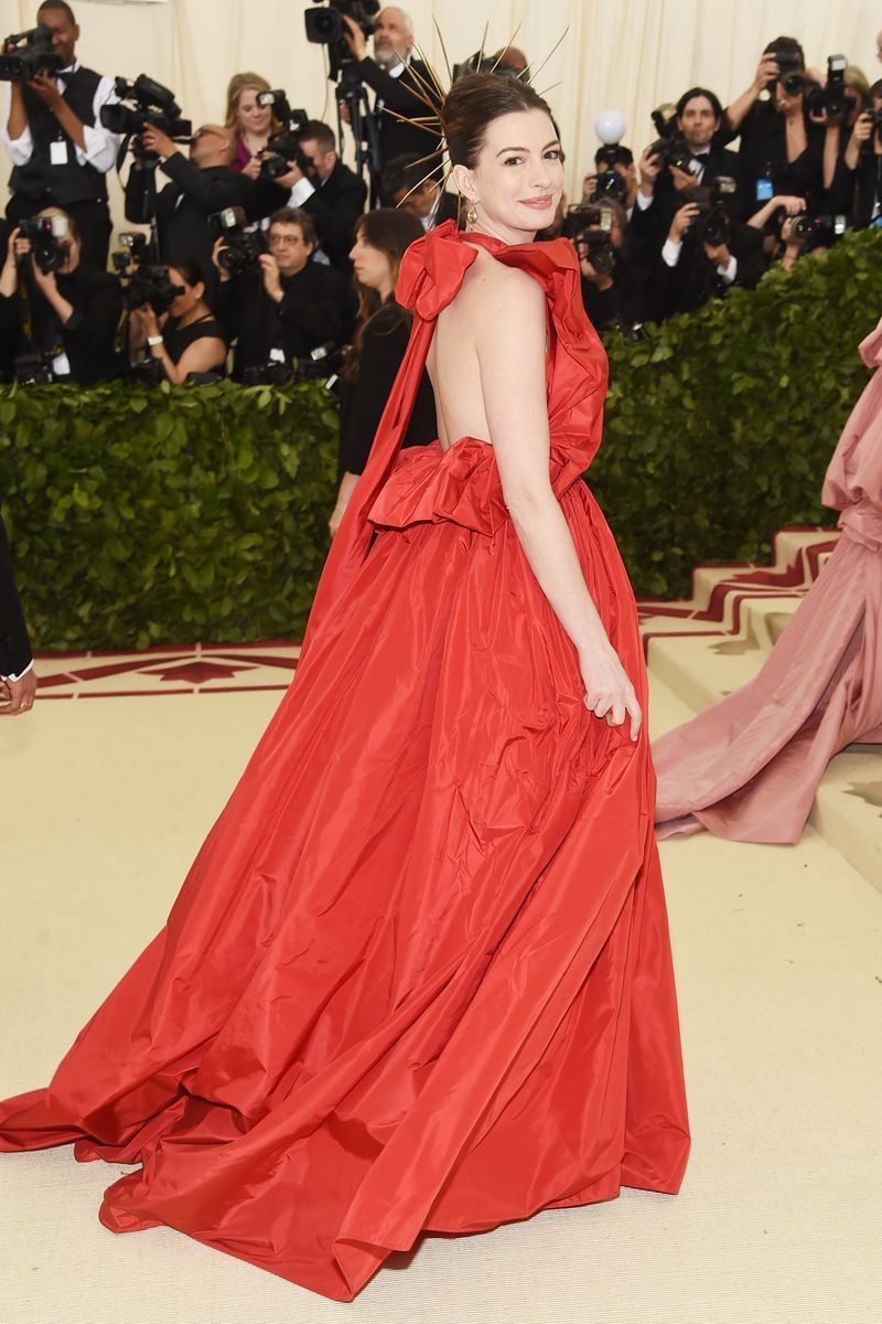 Fashion, Fashion model, Gown, Clothing, Dress, Red carpet, Haute couture, Carpet, Red, Flooring,
