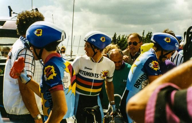 Greg LeMond and his Z teammates at the stage 2 team time trial during the 1990 Tour de France. Z would place 7th over the 44.5km distance, 53 seconds down on Panasonic
