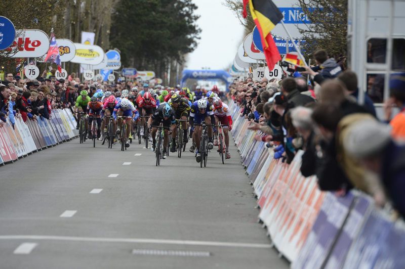 The long shot of the final sprint