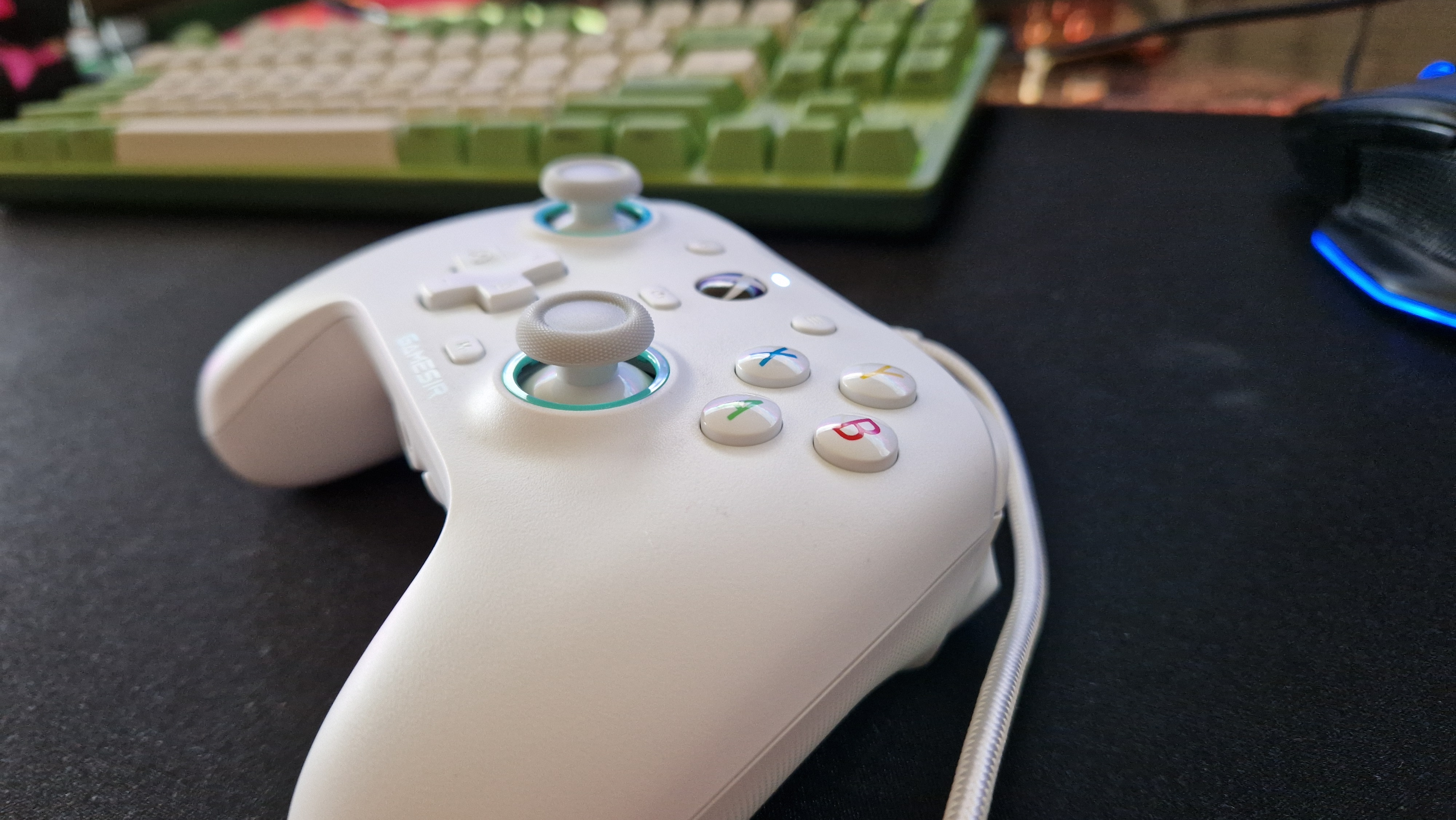 GameSir G7 SE from the right=hand side, showing the membrane face buttons