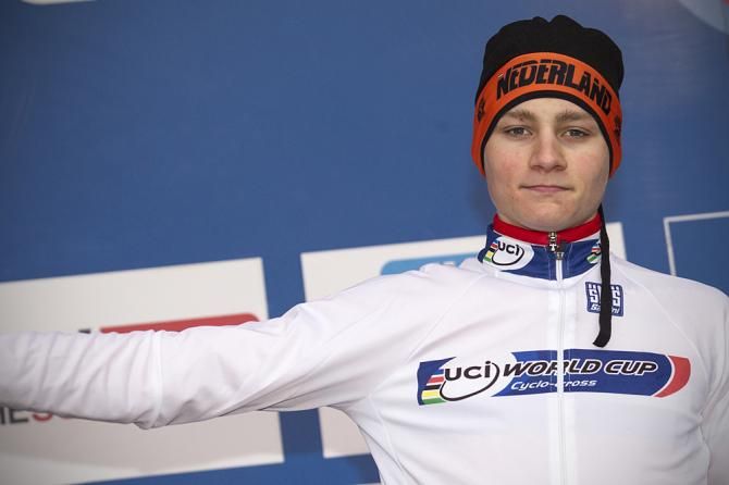Mathieu van der Poel kept his World Cup lead