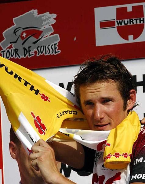 Frank Schleck dons the yellow jersey