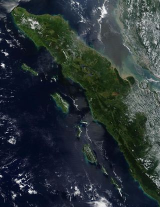 volcanoes in sumatra, what natural disasters hit sumatra, volcanic eruptions, volcano news, ancient volcanic eruptions, natural disasters