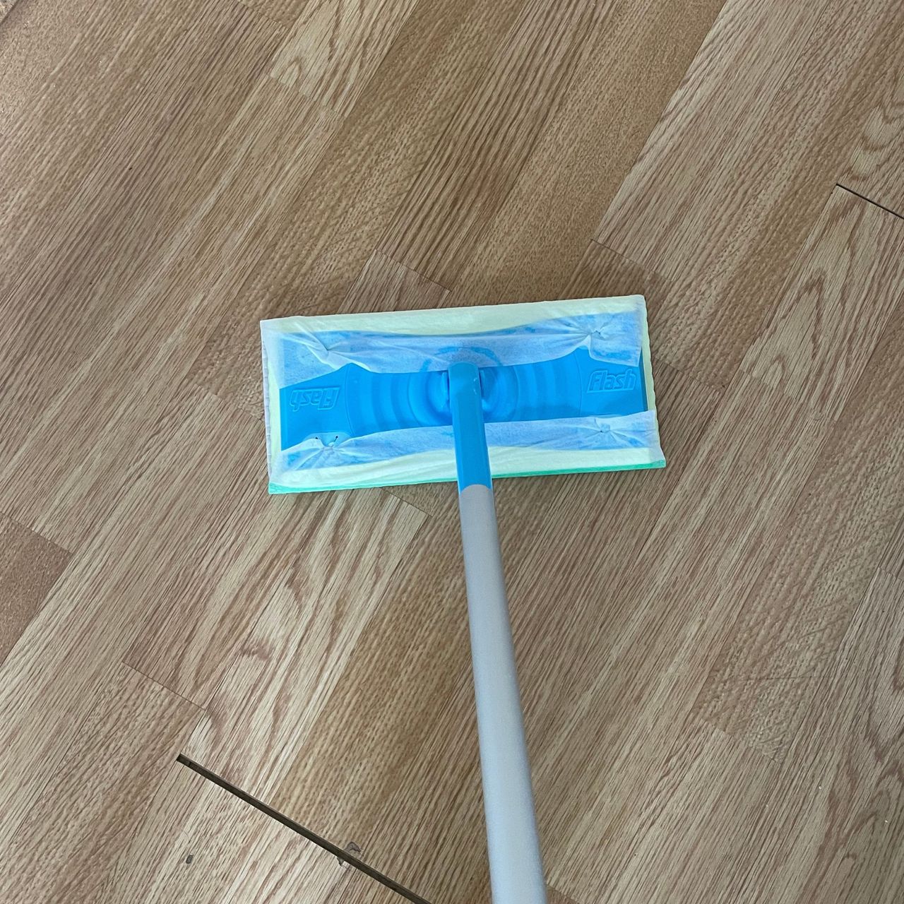 Using Flash Speed Mop Starter Kit on hardwood floor