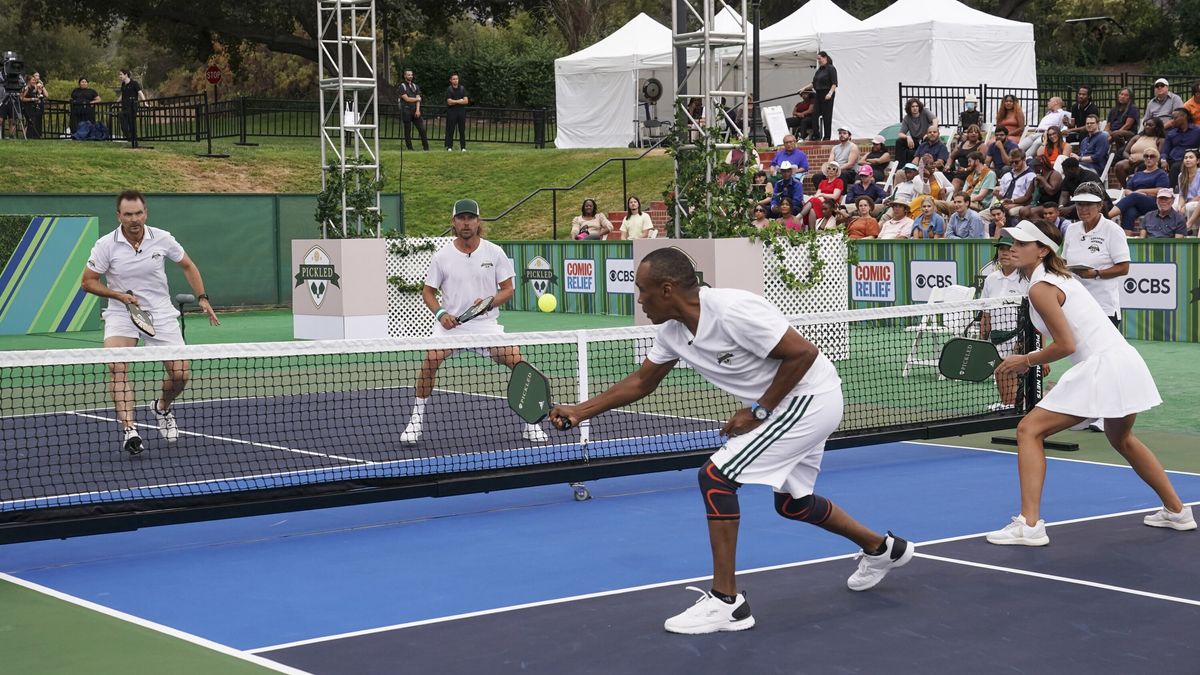 Phil Keoghan, Dierks Bentley, Sugar Ray Leonard and Emma Watson playing pickleball