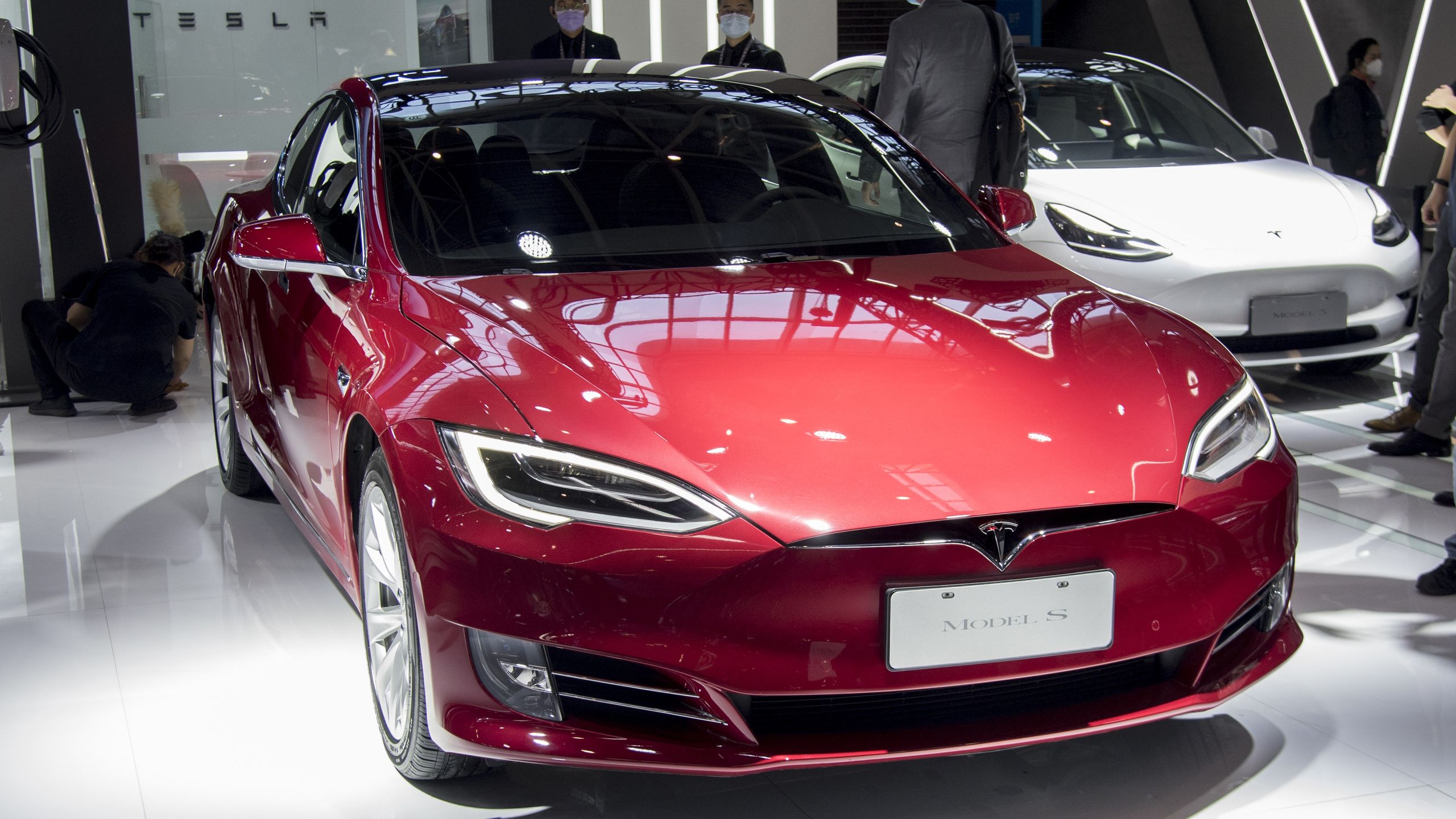 Security Researcher Cracks Tesla Model 3's Media Control Unit