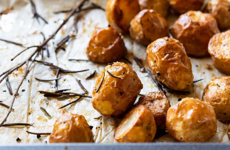 roast potatoes in pan