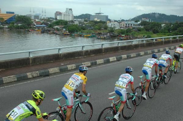 Androni-Venezuela shepherded Jose Serpa on stage 8.