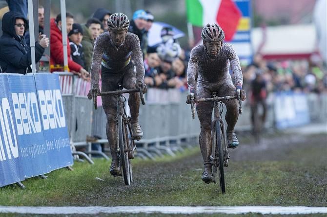 Lars van der Haar leads in Sven Nys across the line