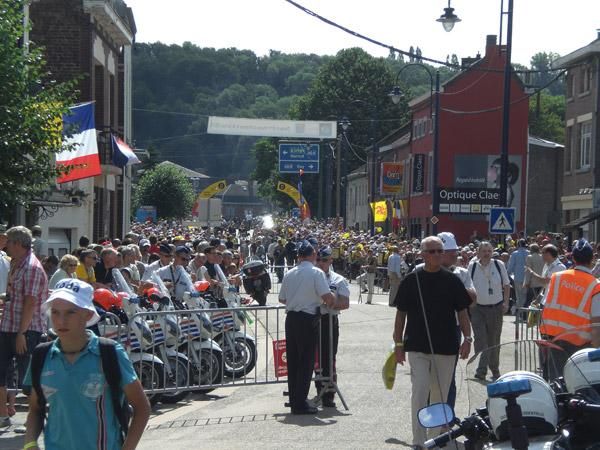 The startline was packed with fans