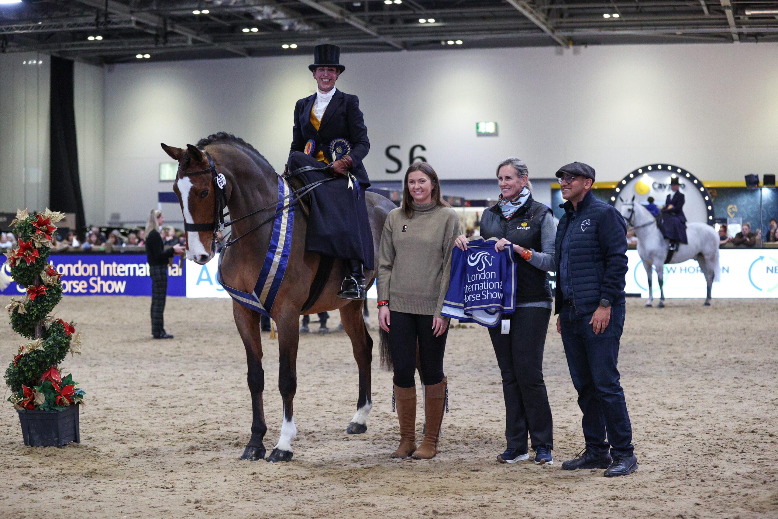LAURA-JONES-AND-FURY_LADIES-SHOW-HORSE-WINNERS-scaled.jpg