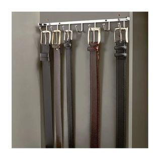 belt organizer with hanging belts