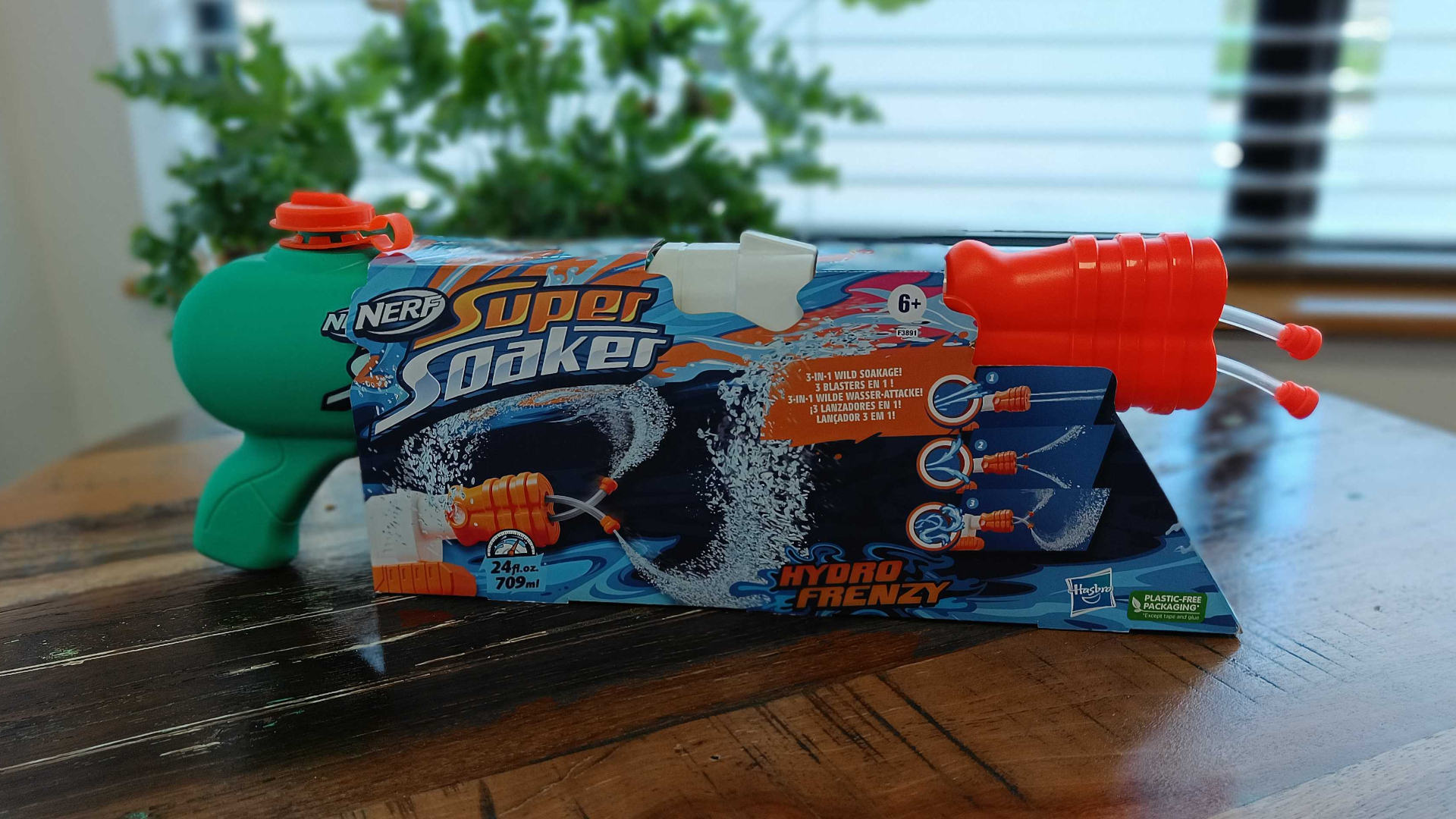 Super Soaker Hydro Frenzy in box