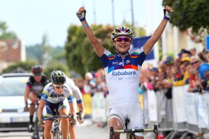 Marianne Vos (Rabo Women) knows she has won the race and the 2013 World Cup overall