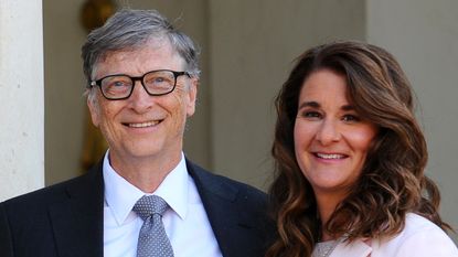  Bill and Melinda Gates pose in front of the Elysee Palace before receiving the award of Commander of the Legion of Honor by French President Francois Hollande on April 21, 2017 in Paris, France