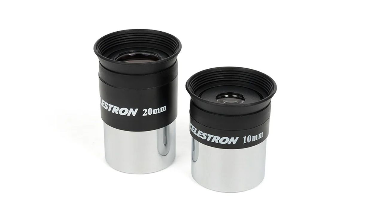 Close up on the eye pieces of the Celestron AstroMaster 102AZ Refractor Telescope