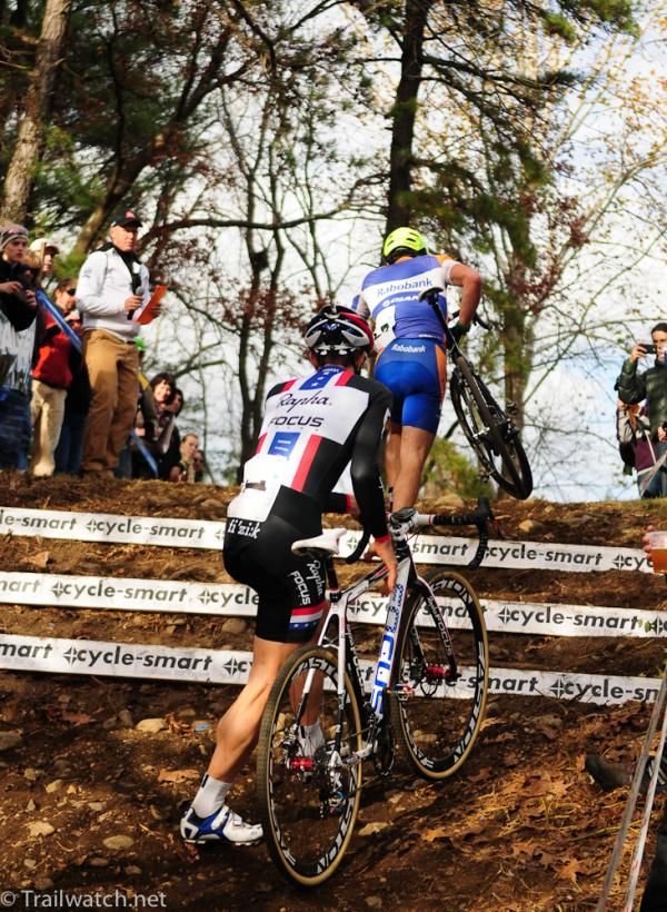Adam Craig (Giant) leading the race with Jeremy Powers close behind