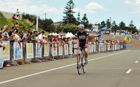No team, No worries! Sue Forsyth (Team SiS-NSW) wins race two of the NSW Grand Prix Series at Cronulla