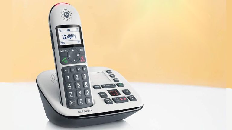 Motorola CD5011 DECT 6.0 Cordless Phone Review | Top Ten Reviews