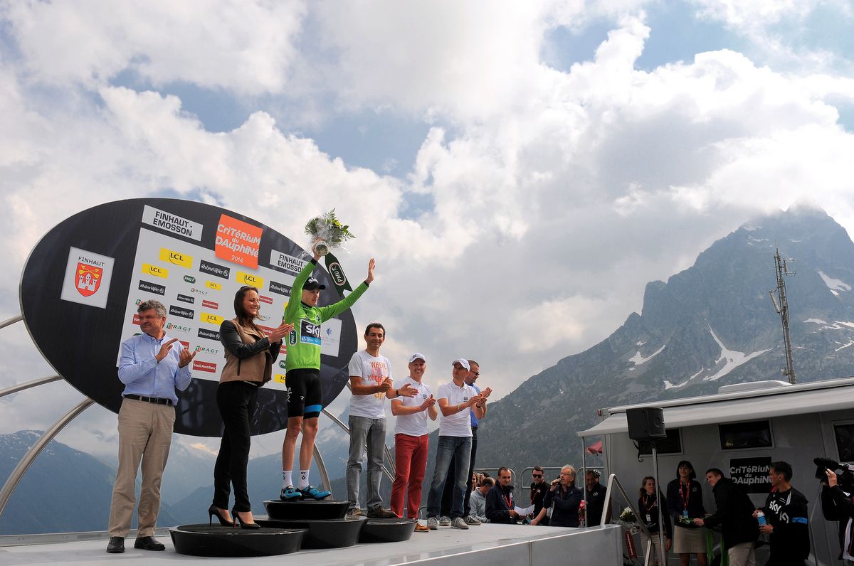 Chris Froome in the points jersey at the Finhaut - Emosson podium