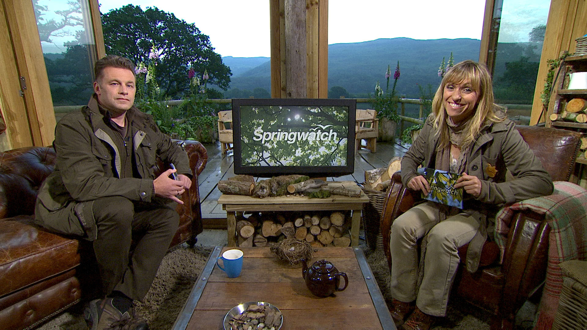 Michaela Strachan and Chris Packham in their studio for Springwatch