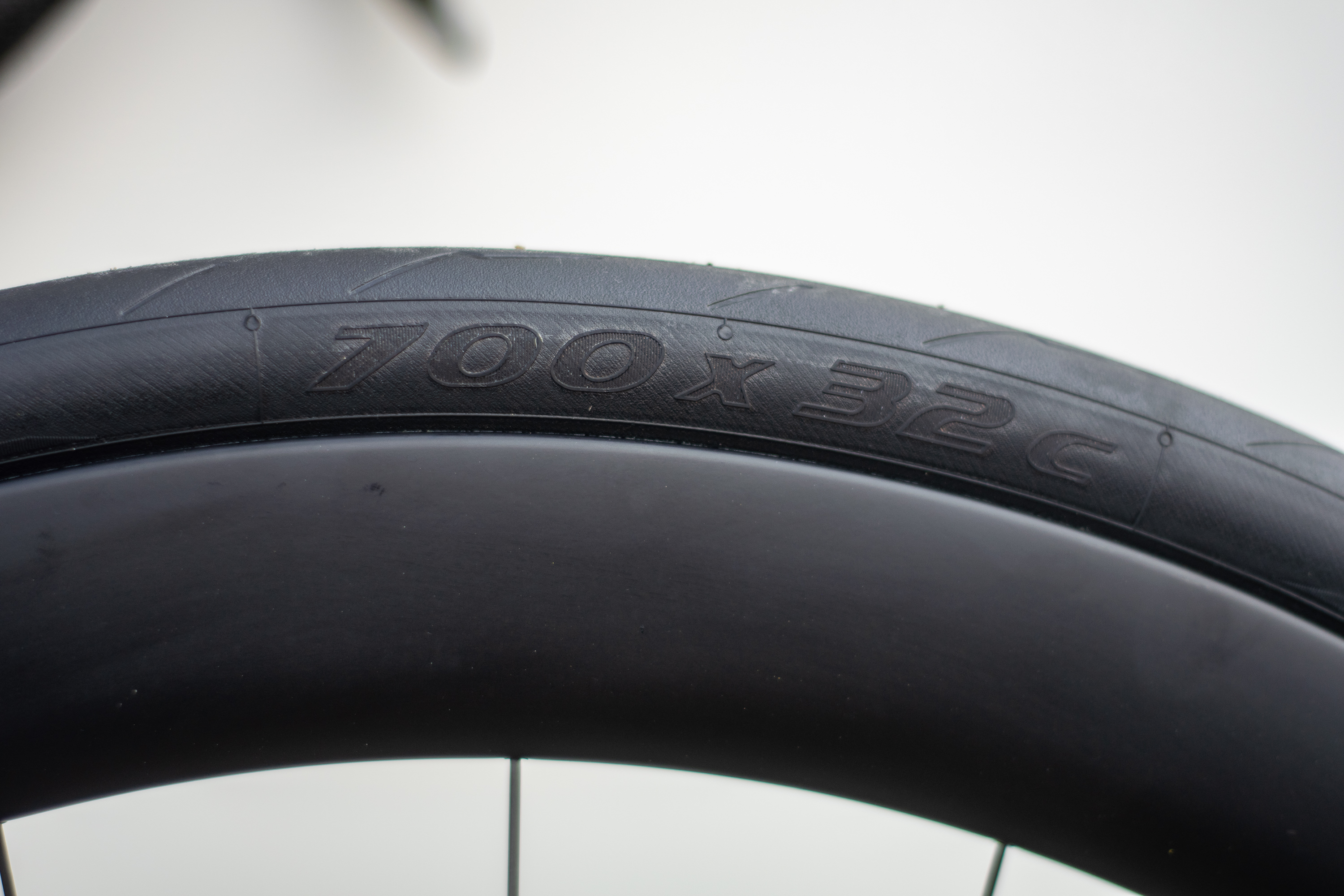 Cañón París-Roubaix Endurace CFR por Jasper Philipsen