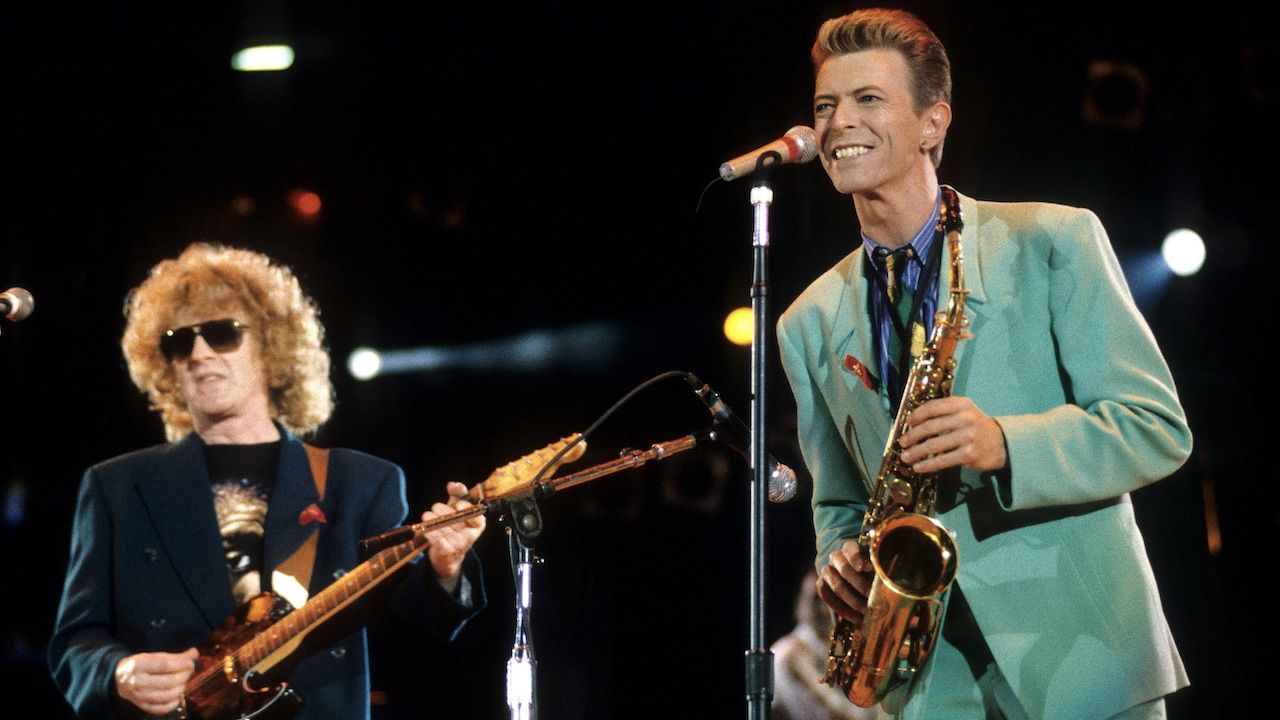 Queen и Дэвид Боуи. David Bowie Concert. The Freddie Mercury Tribute Concert фото. 1992) David Bowie+Mick Ronson+Queen+Ian Hunter / all the young dudes ~ Heroes.