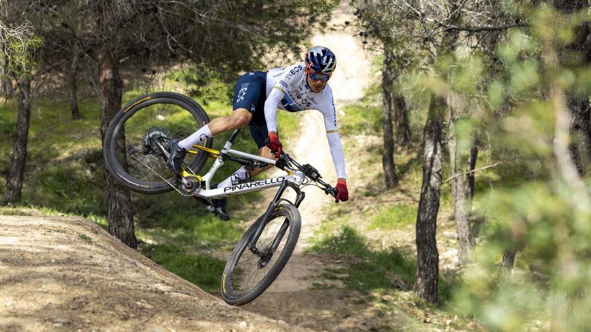 Tom Pidcock jumping the Pinarello Dogma XC