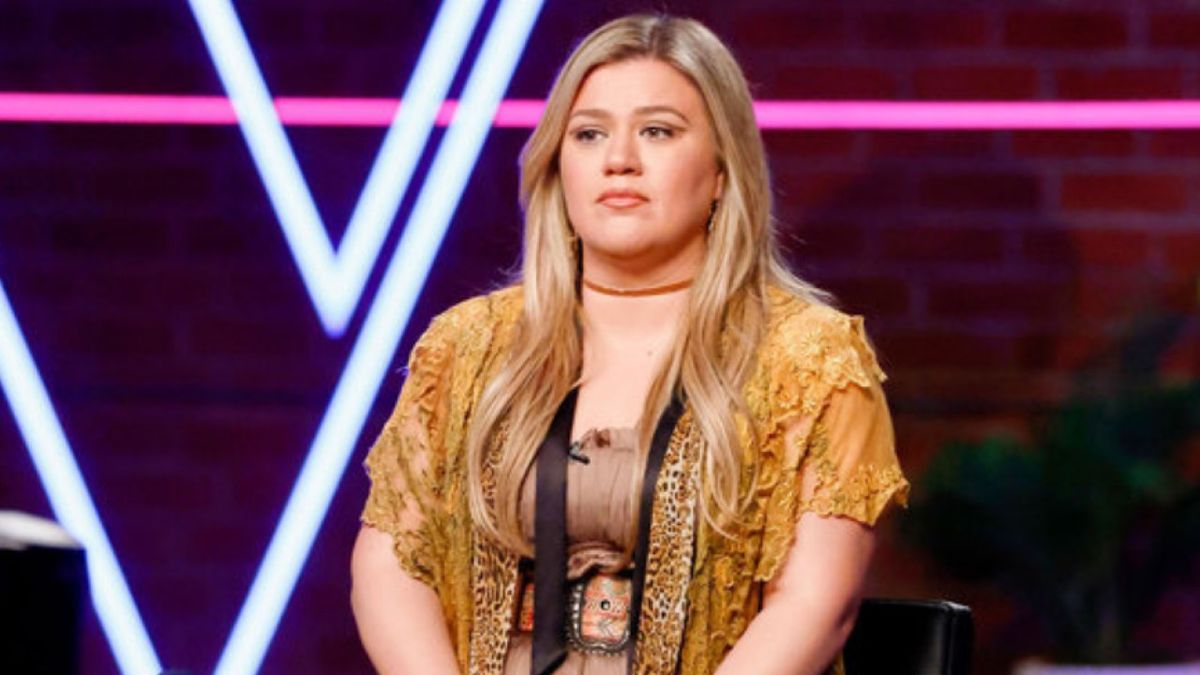 Kelly Clarkson on The Voice.