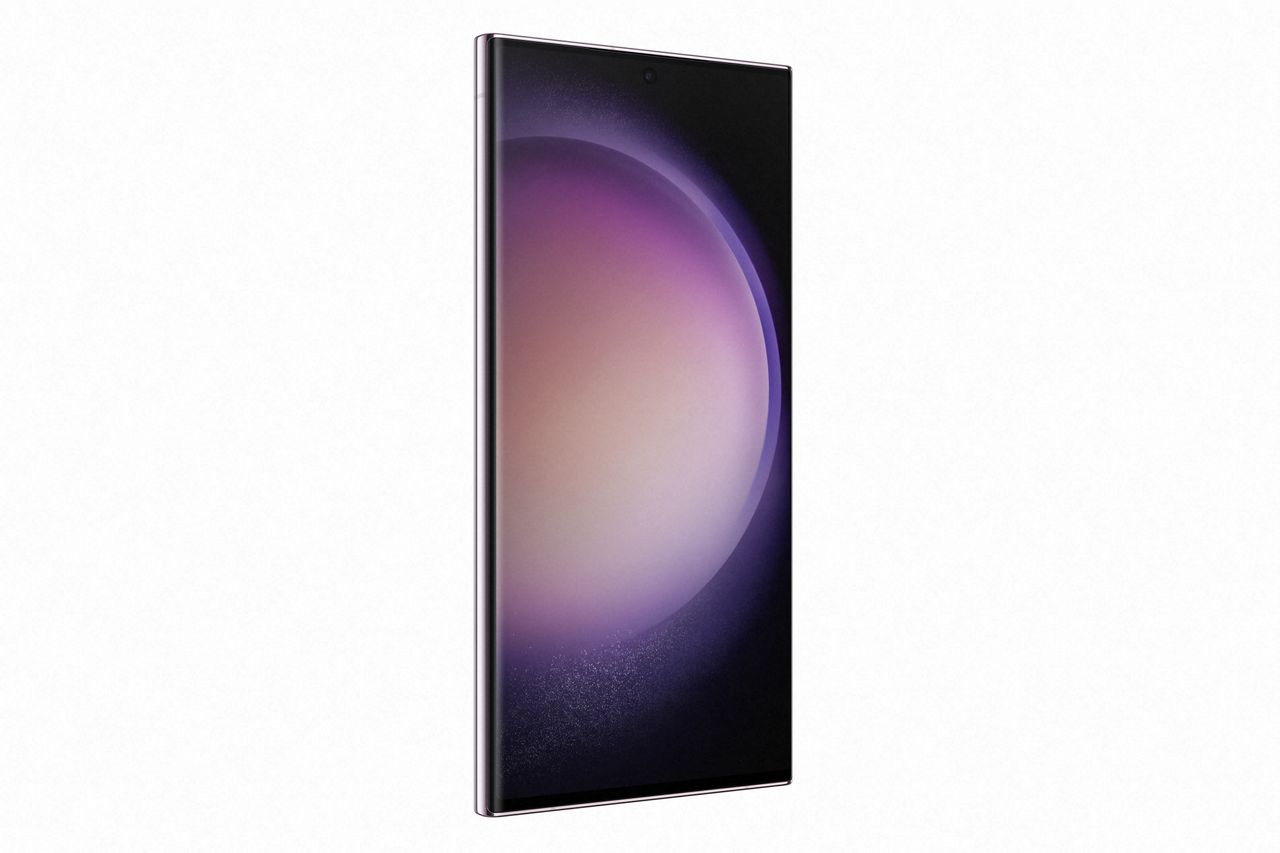 Official press images of the Galaxy S23 Ultra, in Lavender from the front