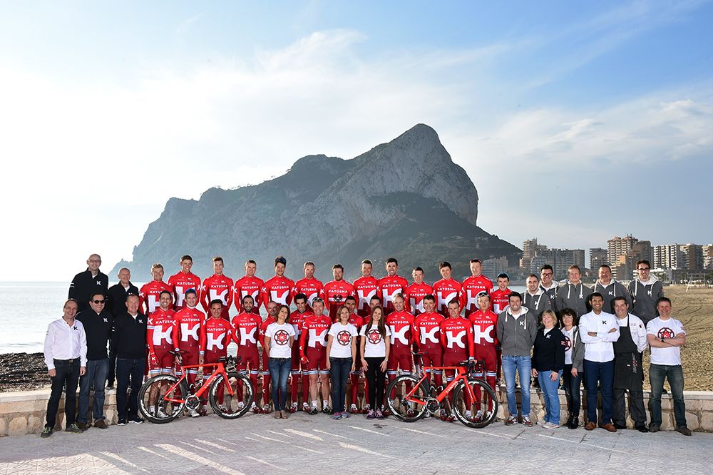 The entire 2016 Katusha team pose for a photo