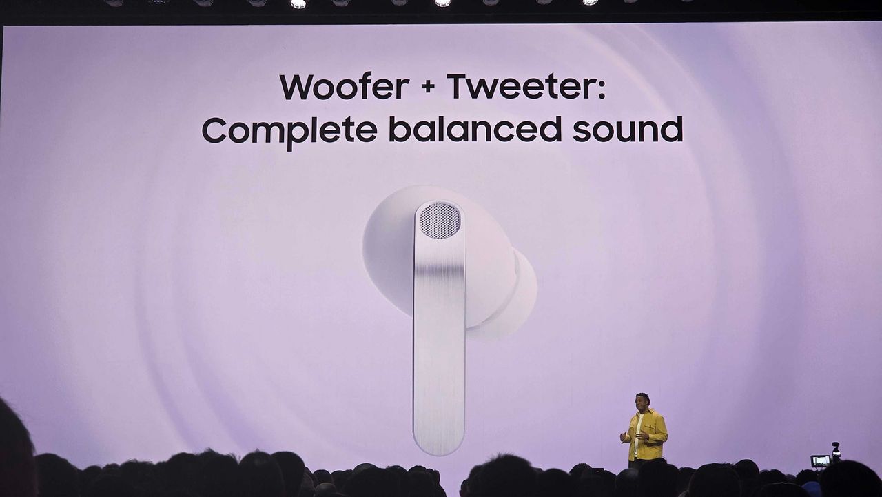 New Galaxy Buds 4 features as seen on stage at Galaxy Unpacked 2026