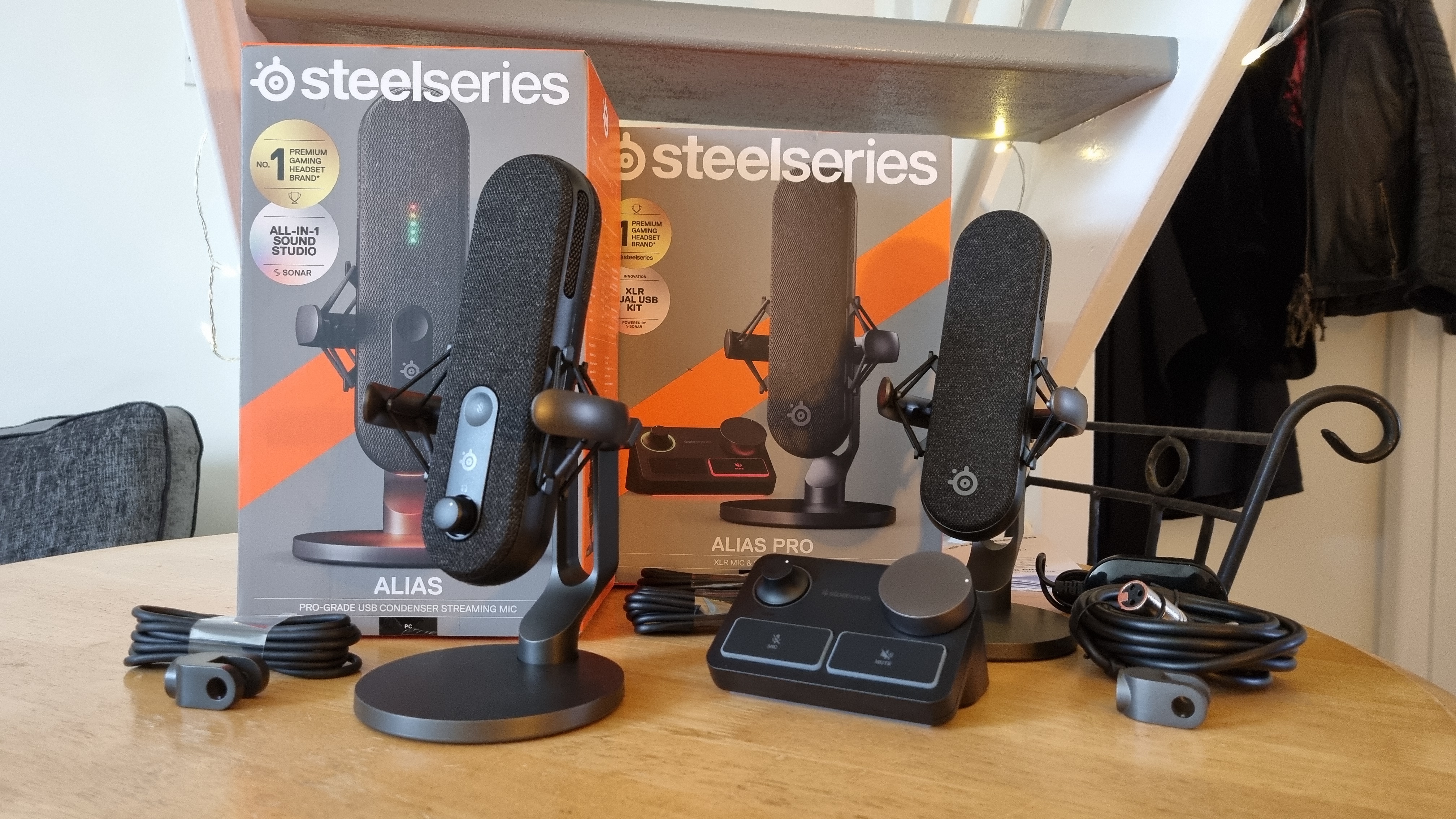 SteelSeries Alias and SteelSeries Alias Pro unboxed