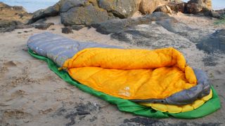 Sea to Summit Spark SP2 sleeping bag with the zip indone