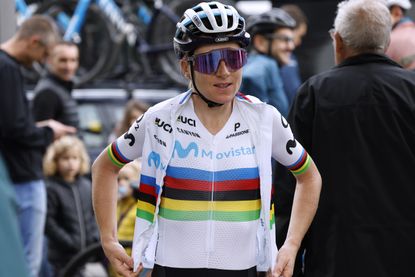 Annemiek van Vleuten in rainbow jersey at 2022 Tour de Romandie