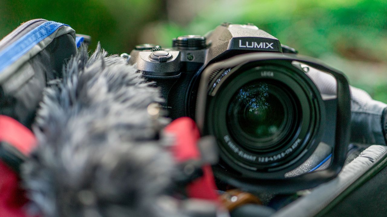 Panasonic FZ2000