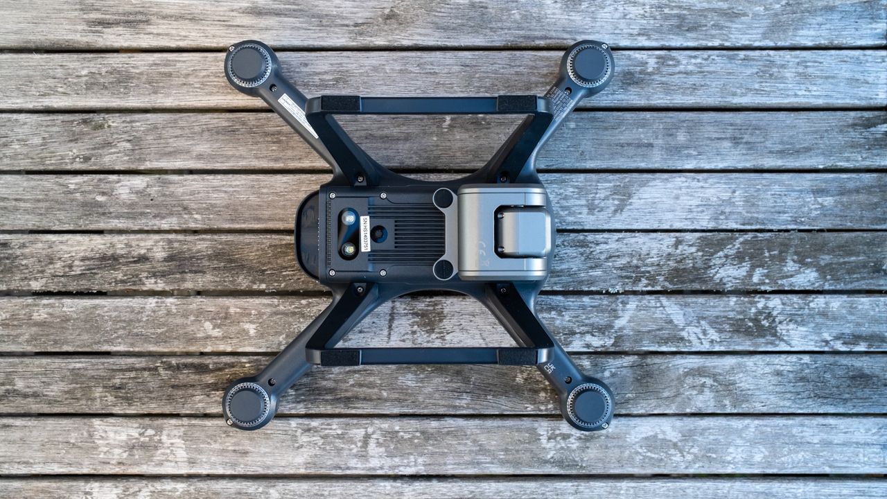 Holy Stone HS700E_bottom of drone