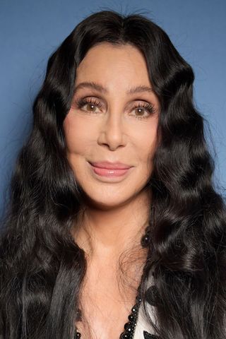 Cher with black eyeliner