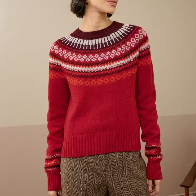 Supersoft Lamsbwool Fair Isle Yoke Jumper on model