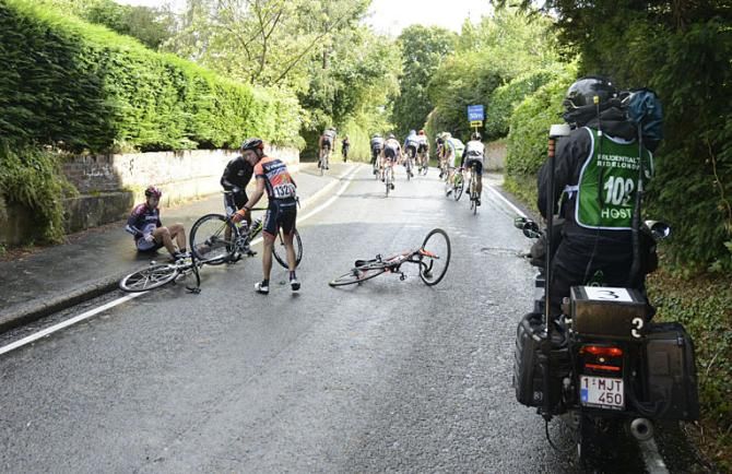 Nathan Edmondson crashes in the middle of the race