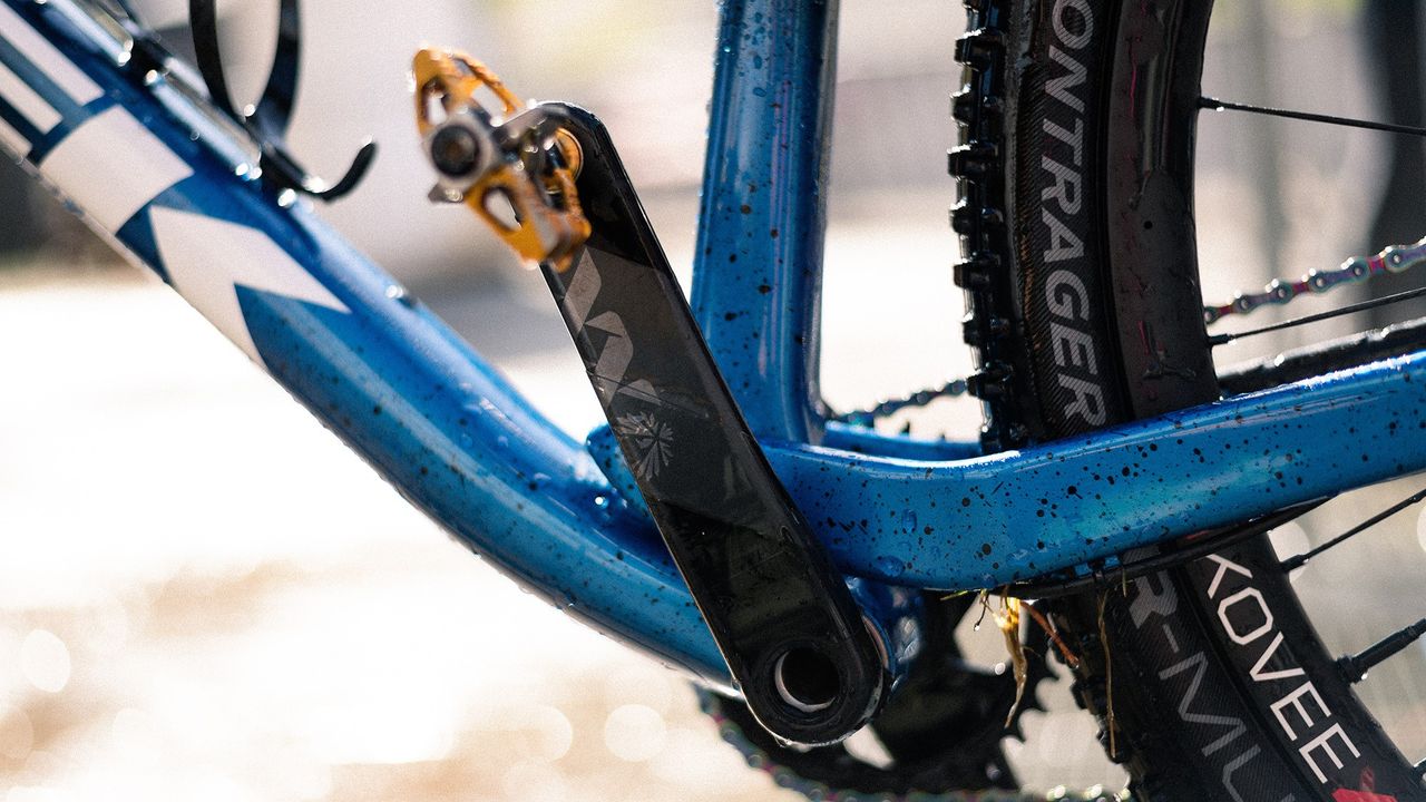 Unlike many other XC racers, Stephane prefers the descending feel of Crank Brothers Candy pedals, to the Eggbeaters