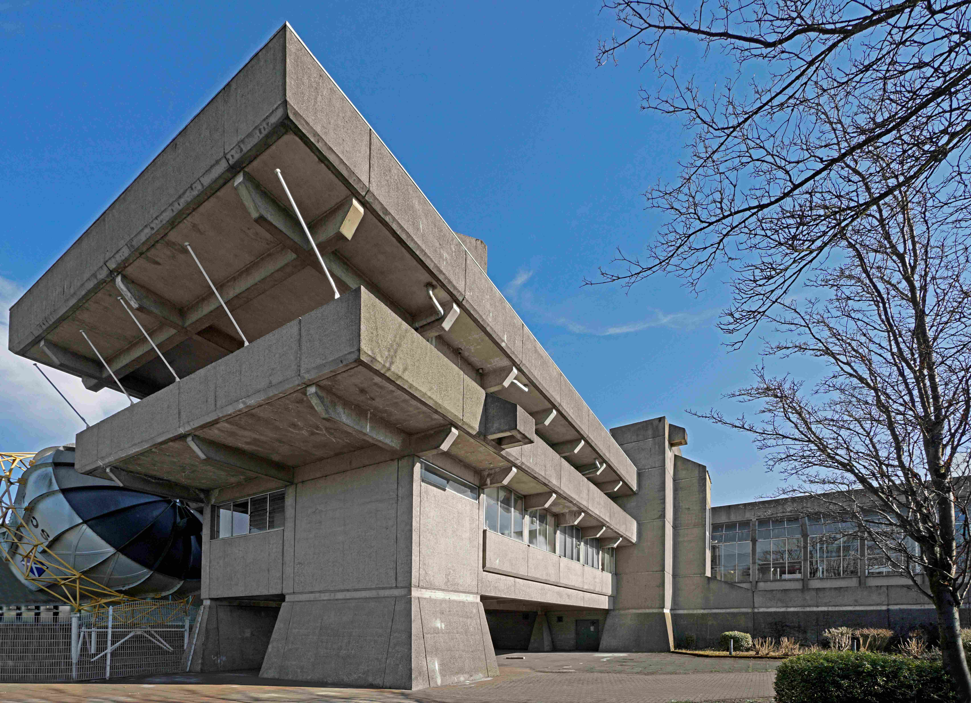 Monklands Leisure Centre, 1975-1977