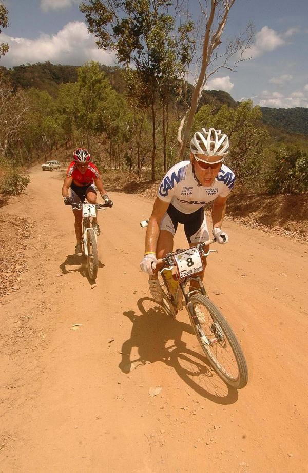 Urs Huber tries to distance himself from Brentjens on the CREB Track