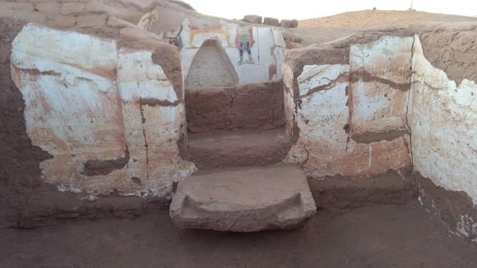 Archeologists recently discovered two ancient tombs in Egypt&#039;s western desert.