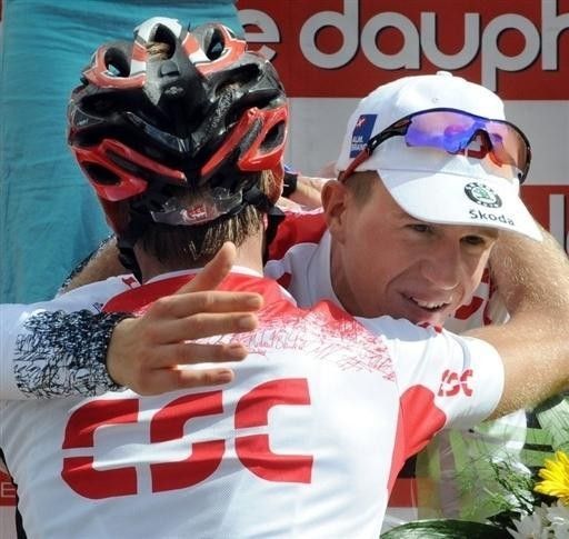 Stage winner Chris Anker S&oslash;rensen (Team CSC) is congratulated by team-mate Nicki S&oslash;rensen.