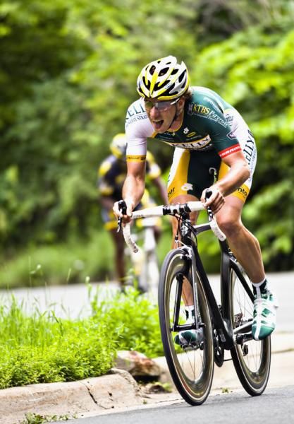 Scott Zwizanski (Kelly Benefit Strategies) wins stage 1 of the Nature Valley Grand Prix in a time of 12'55", he was the only rider to go under the 13 minute mark.